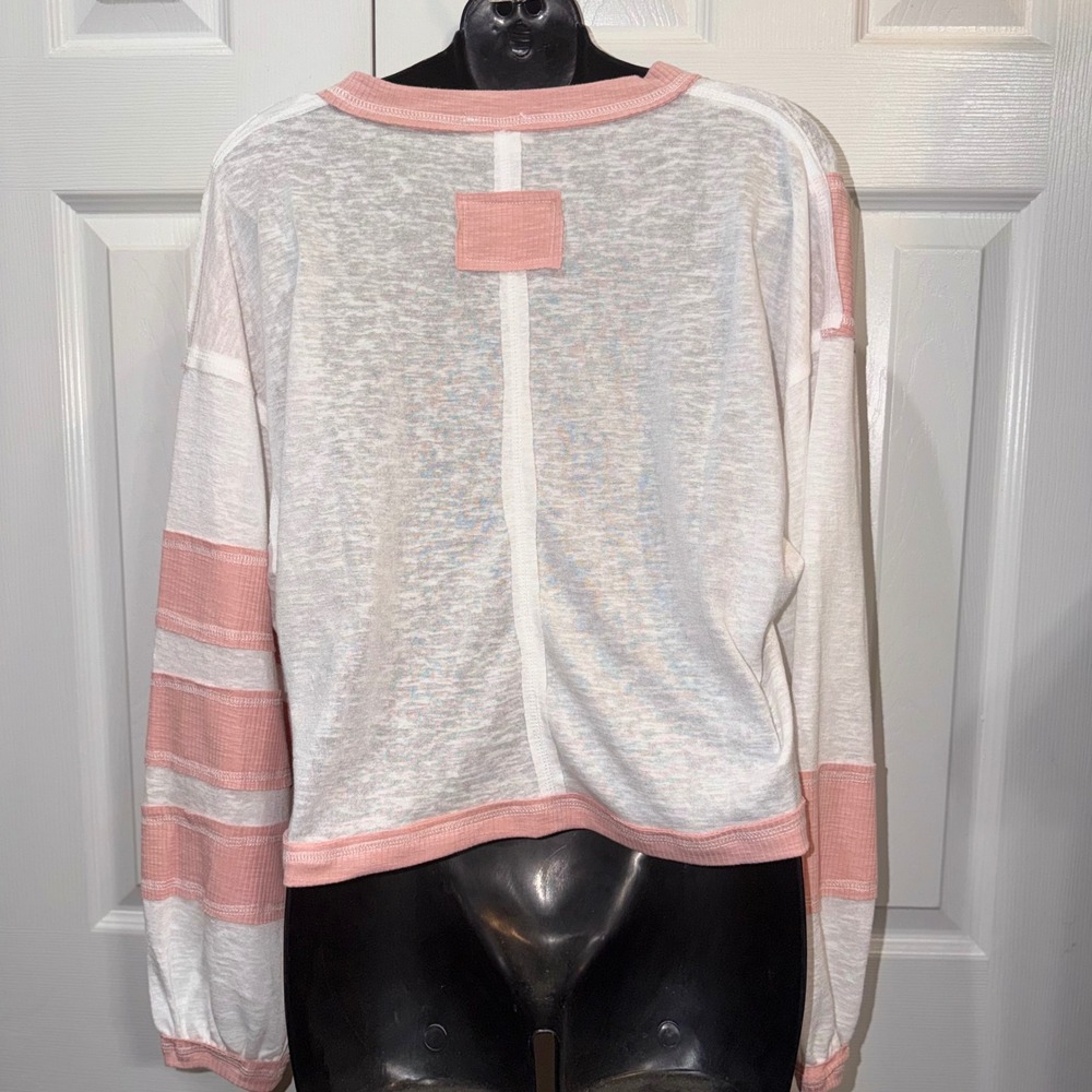 NWOT POL Womens V-Neck Cropped Long Sleeve Top White Pink Striped Mixed Media Sm - Picture 3 of 4